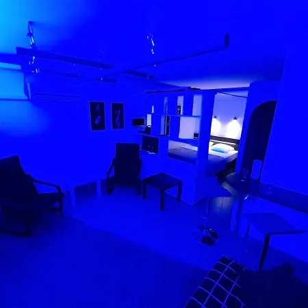 Apartment Village Naturiste Shibari